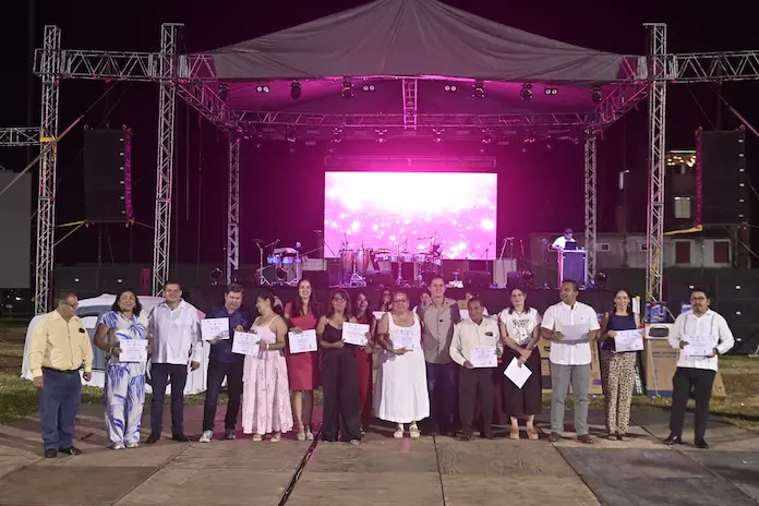 ¡De 10! Celebración por el «Día del Maestro» en San Andrés Tuxtla