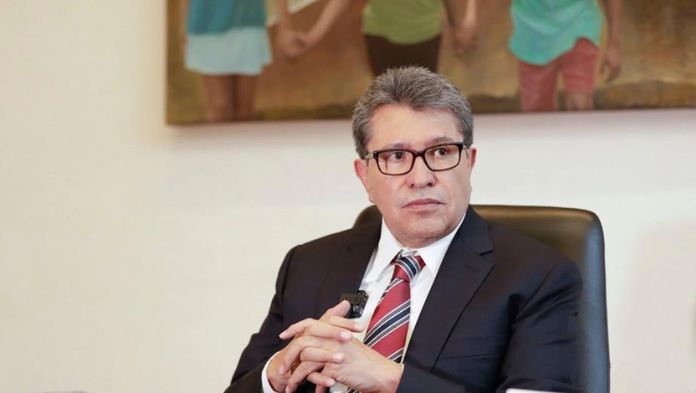 Niega Monreal congelamiento de una de sus cuentas bancarias; es falso, dice