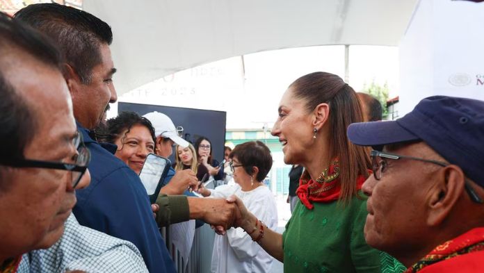 Sheinbaum en Atenco lanza advertencia sobre EEUU: “La última vez que estuvieron aquí se llevaron 55% del territorio”