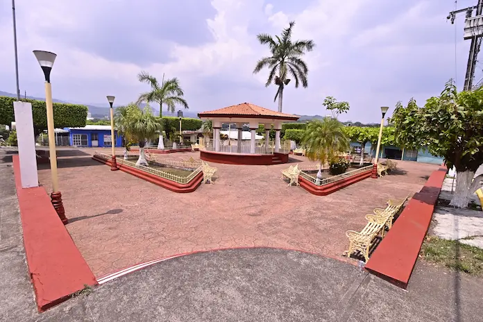 Municipio de San Andrés Tuxtla rehabilitan parque de la colonia Buenavista