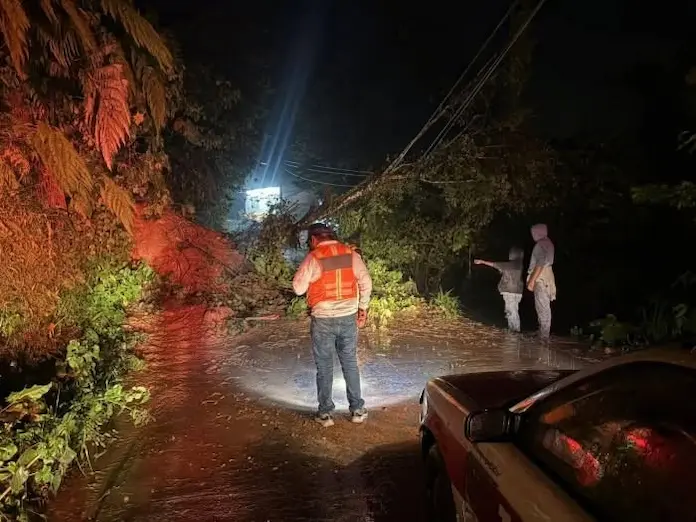 Lluvias por Boris causan derrumbes en Altas Montañas