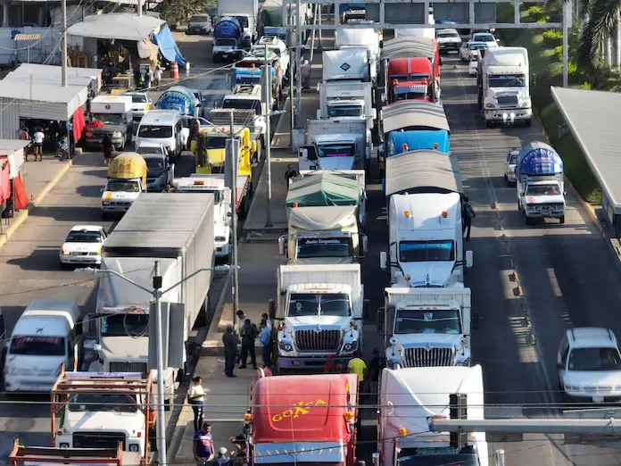 Segob acuerda con transportistas suspender bloqueos: pero si habrá movilizaciones