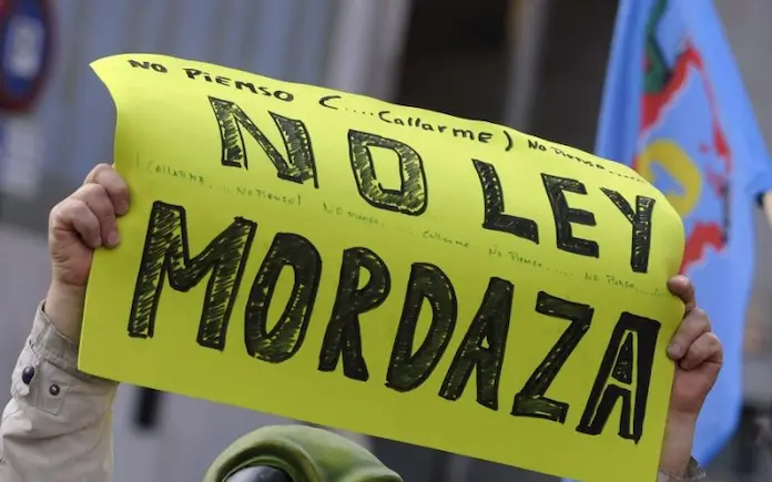 Detención de periodistas por Ley IA en SLP enciende alerta por libertad de expresión