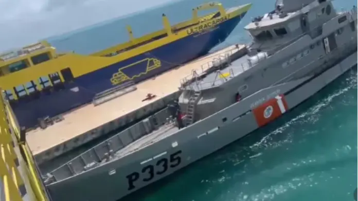 Patrulla naval choca contra ferry en Isla Mujeres: la Marina culpa a una falla de embrague