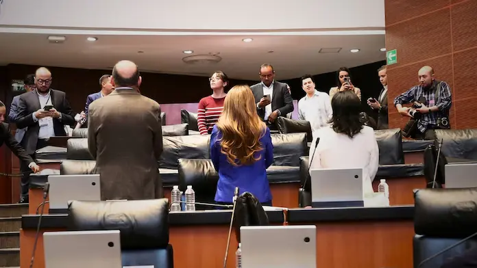 Legisladores dan la espalda a reforma de la 4T y diputada de Morena reacciona con insultos