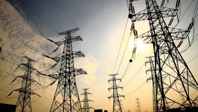 Avanza privatización de la electricidad