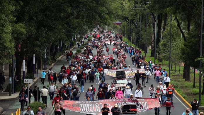 CNTE mantiene huelga nacional tras consulta cerrada en Oaxaca