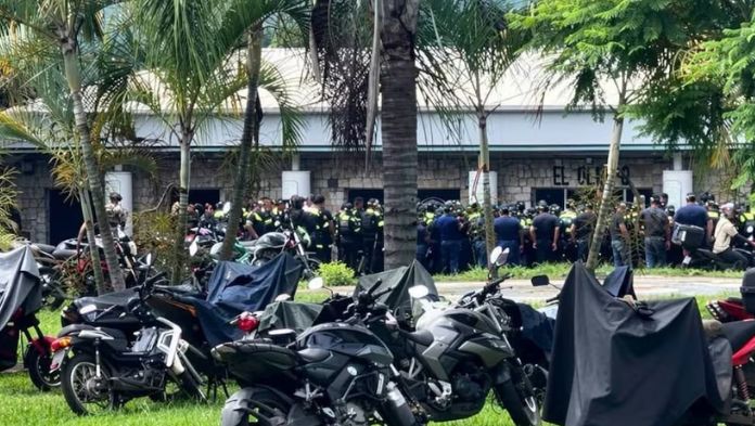 Elementos de la Policía Municipal de Córdoba protestan; denuncian irregularidades laborales