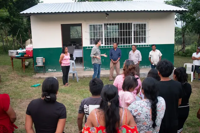 Ayuntamiento acerca bienestar a Nompita con rehabilitación de camino sacacosecha 