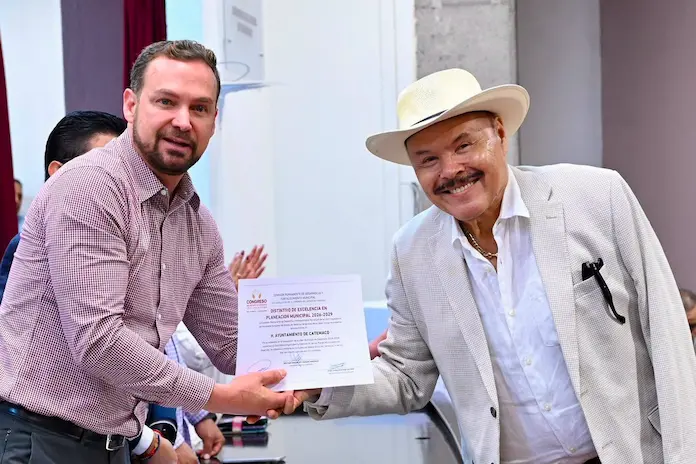Catemaco recibió el Distintivo de Excelencia en Planeación Municipal 2026–2029