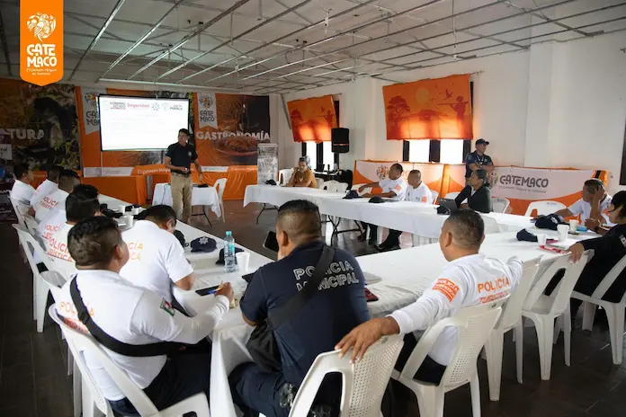 Continúa la capacitación policial en Catemaco