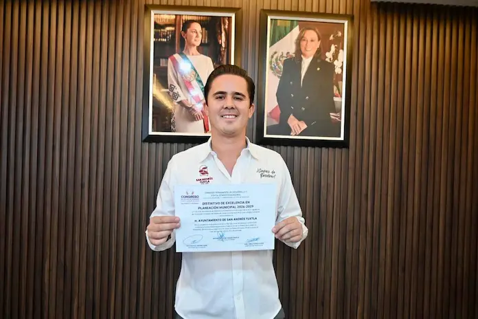 Recibe San Andrés Tuxtla distintivo de excelencia en Planeación Municipal 