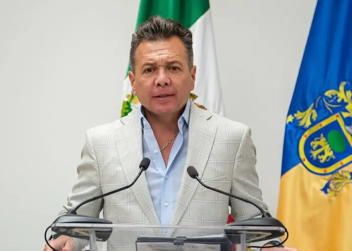 Operan de emergencia al gobernador de Jalisco