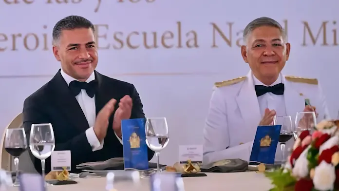 Apadrina Harfuch generación de la Heroica Escuela Naval