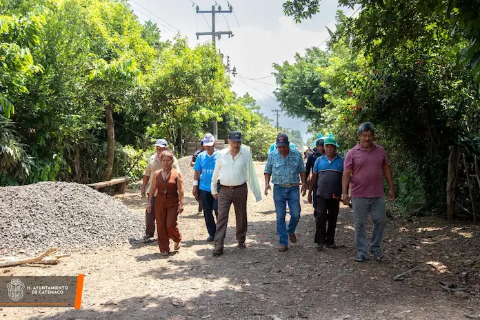 Gobierno de Catemaco fortalece el diálogo con habitantes de Benito Juárez