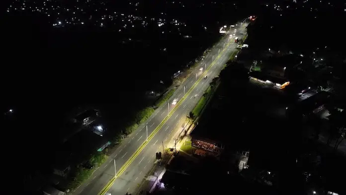 Matacapan estrena camellón iluminado en beneficio de miles de estudiantes y familias