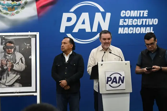 PAN acusa a Andrés Manuel López Beltrán por narco y huachicol fiscal tras retiro de visa