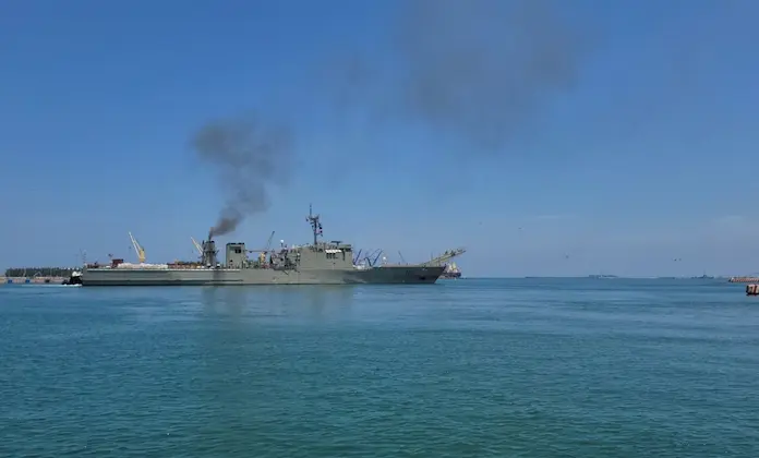 Desde Veracruz zarpan buques de la Marina con apoyos para Venezuela